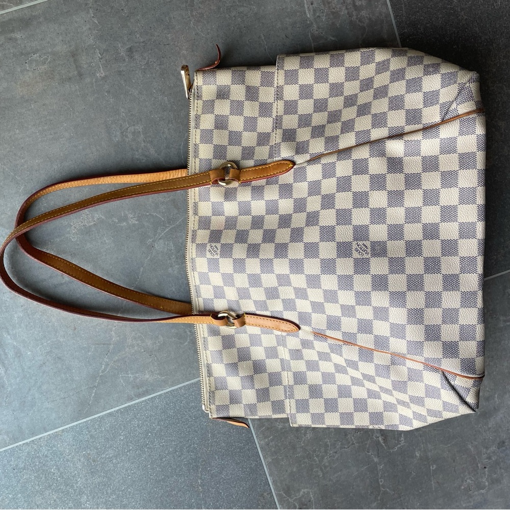 Flawed Checkered Zipper Tote Bag with Leather Tan Straps